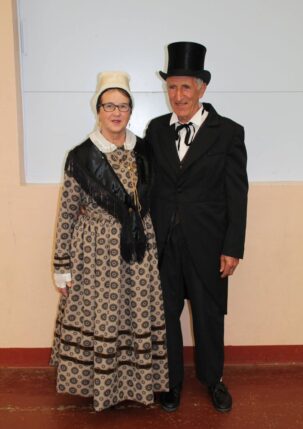 Gislaine et René en costume