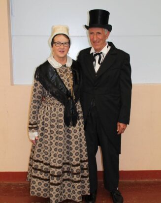 Gislaine et René en costume